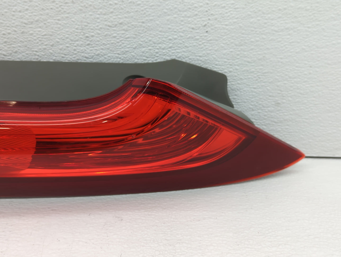 2012-2014 Honda Cr-V Tail Light Assembly Passenger Right OEM P/N:UA10CZT0AAA0 UE23CXT0AAA0, UP18BYTOAAAO Fits Fits 2012 2013