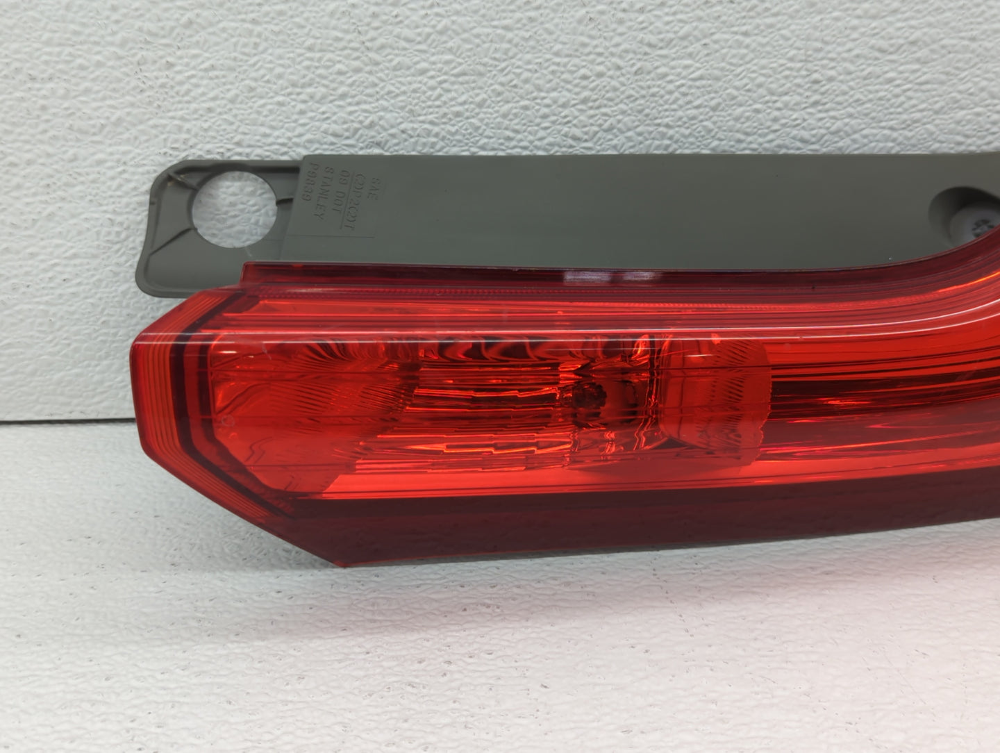 2012-2014 Honda Cr-V Tail Light Assembly Passenger Right OEM P/N:UA10CZT0AAA0 UE23CXT0AAA0, UP18BYTOAAAO Fits Fits 2012 2013