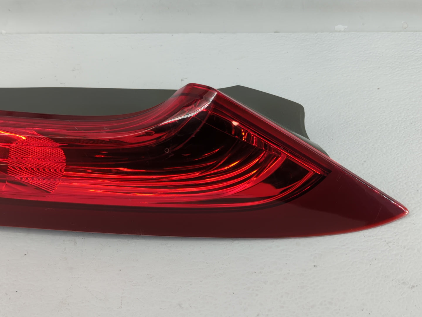 2012-2014 Honda Cr-V Tail Light Assembly Passenger Right OEM P/N:UA10CZT0AAA0 UE23CXT0AAA0, UP18BYTOAAAO Fits Fits 2012 2013