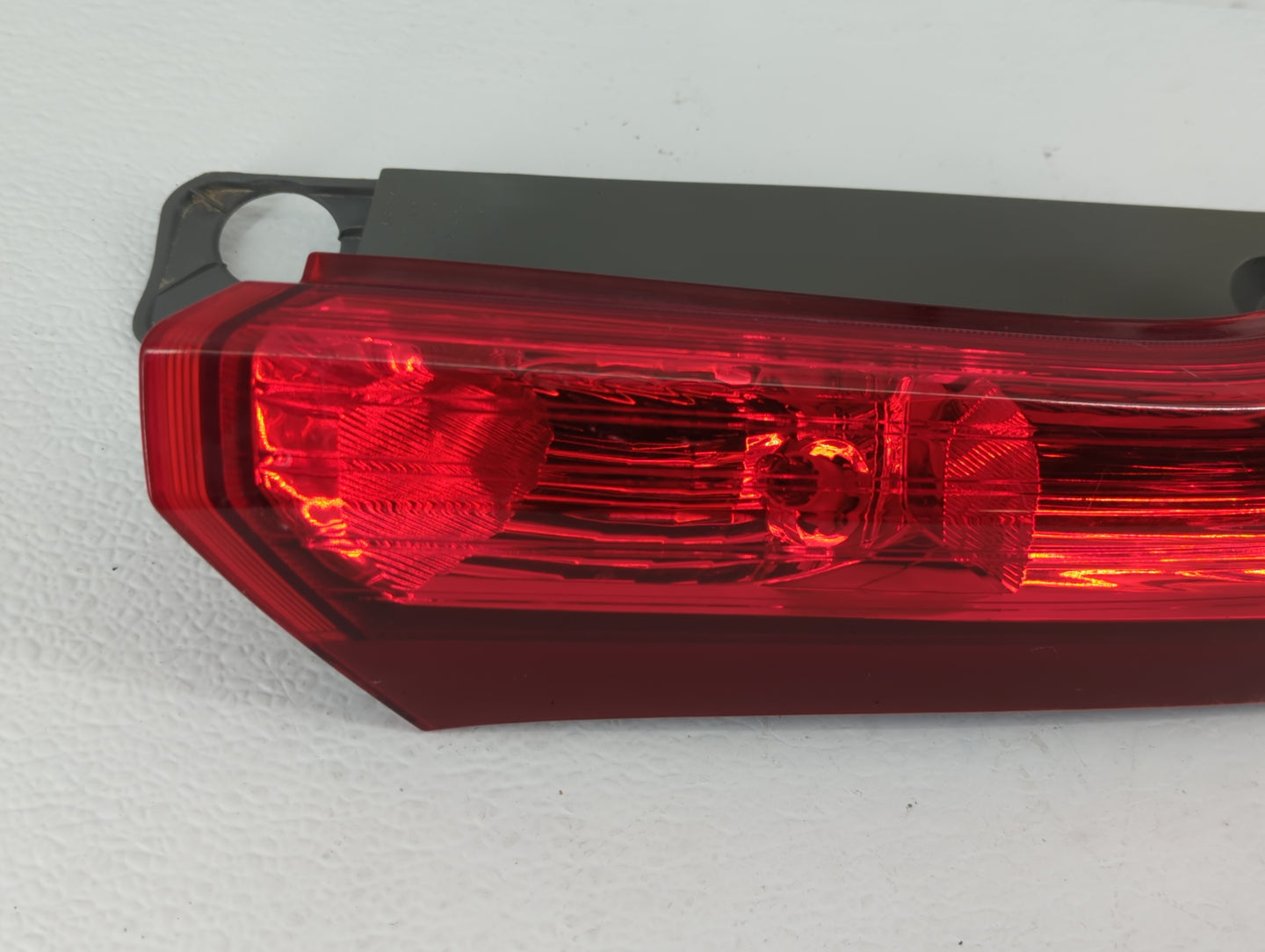 2012-2014 Honda Cr-V Tail Light Assembly Passenger Right OEM P/N:UA10CZT0AAA0 UE23CXT0AAA0, UP18BYTOAAAO Fits Fits 2012 2013