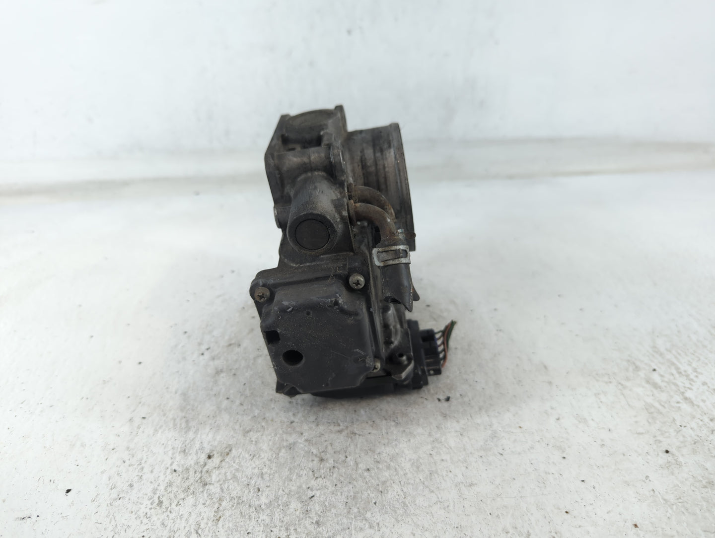 2010-2014 Honda Cr-V Throttle Body P/N:GME1A Fits Fits 2010 2011 2012 2013 2014 2015 OEM Used Auto Parts - Oemusedautoparts1