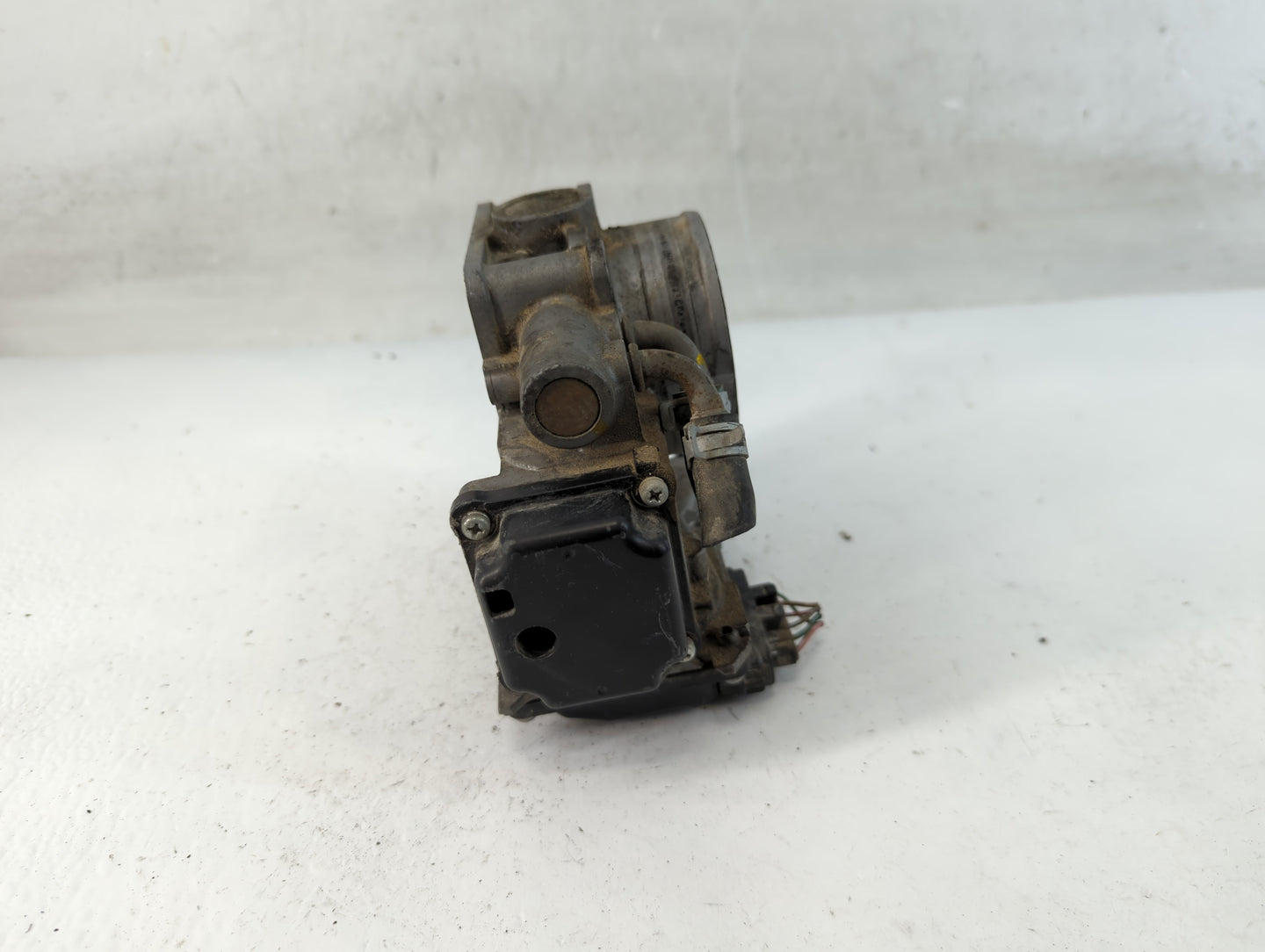 2010-2013 Honda Cr-V Throttle Body P/N:20114 GME1A Fits Fits 2010 2011 2012 2013 2014 OEM Used Auto Parts - Oemusedautoparts