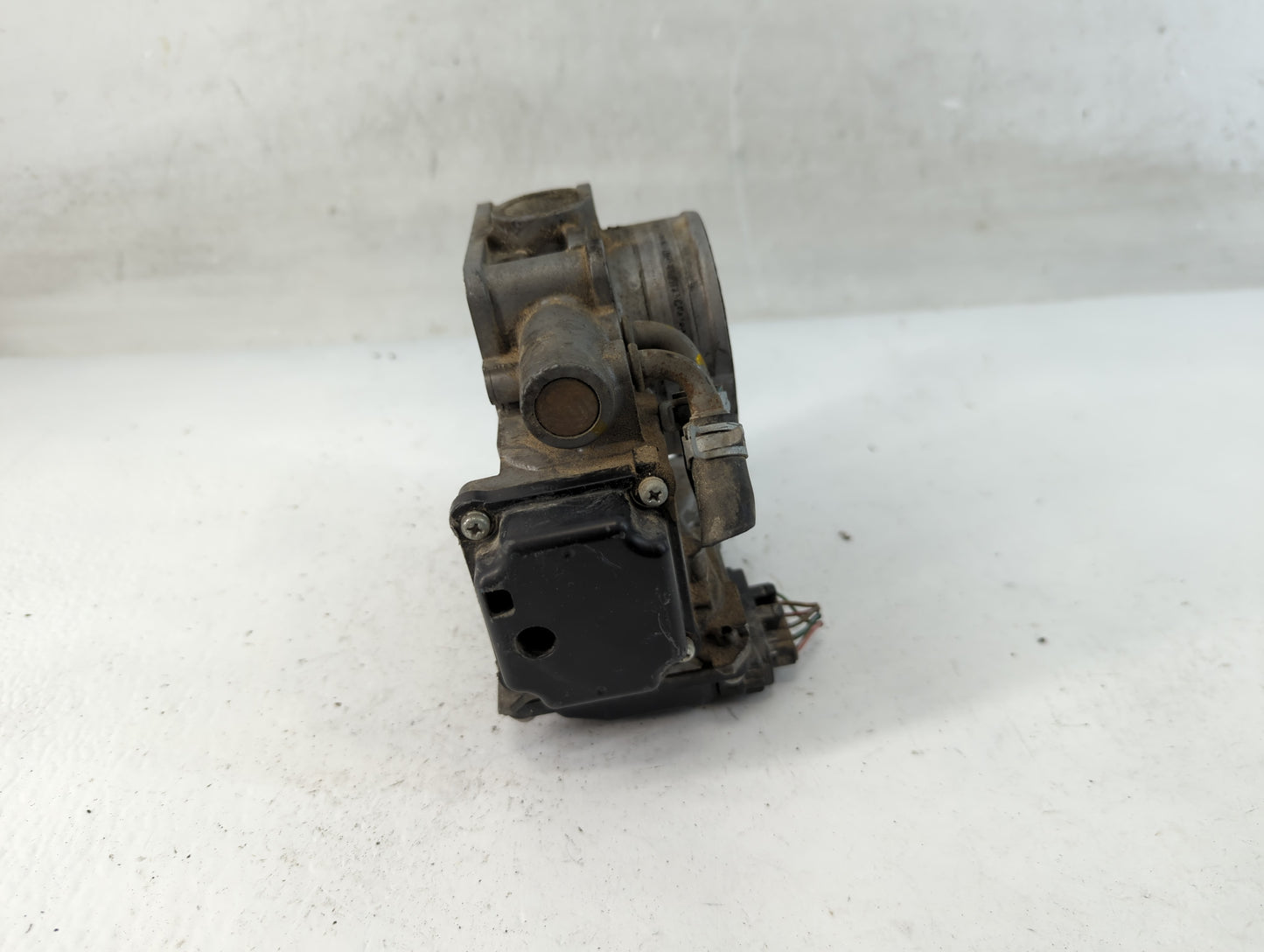 2010-2013 Honda Cr-V Throttle Body P/N:20114 GME1A Fits Fits 2010 2011 2012 2013 2014 OEM Used Auto Parts - Oemusedautoparts