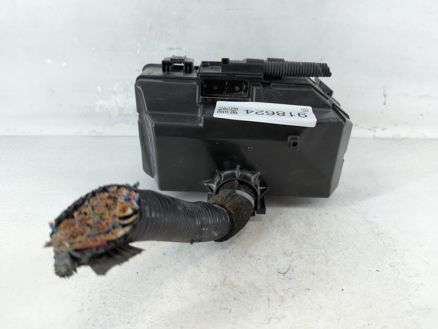 2012-2014 Honda Cr-V Fusebox Fuse Box Panel Relay Module P/N:TOA A011 Fits Fits 2012 2013 2014 OEM Used Auto Parts - Oemused