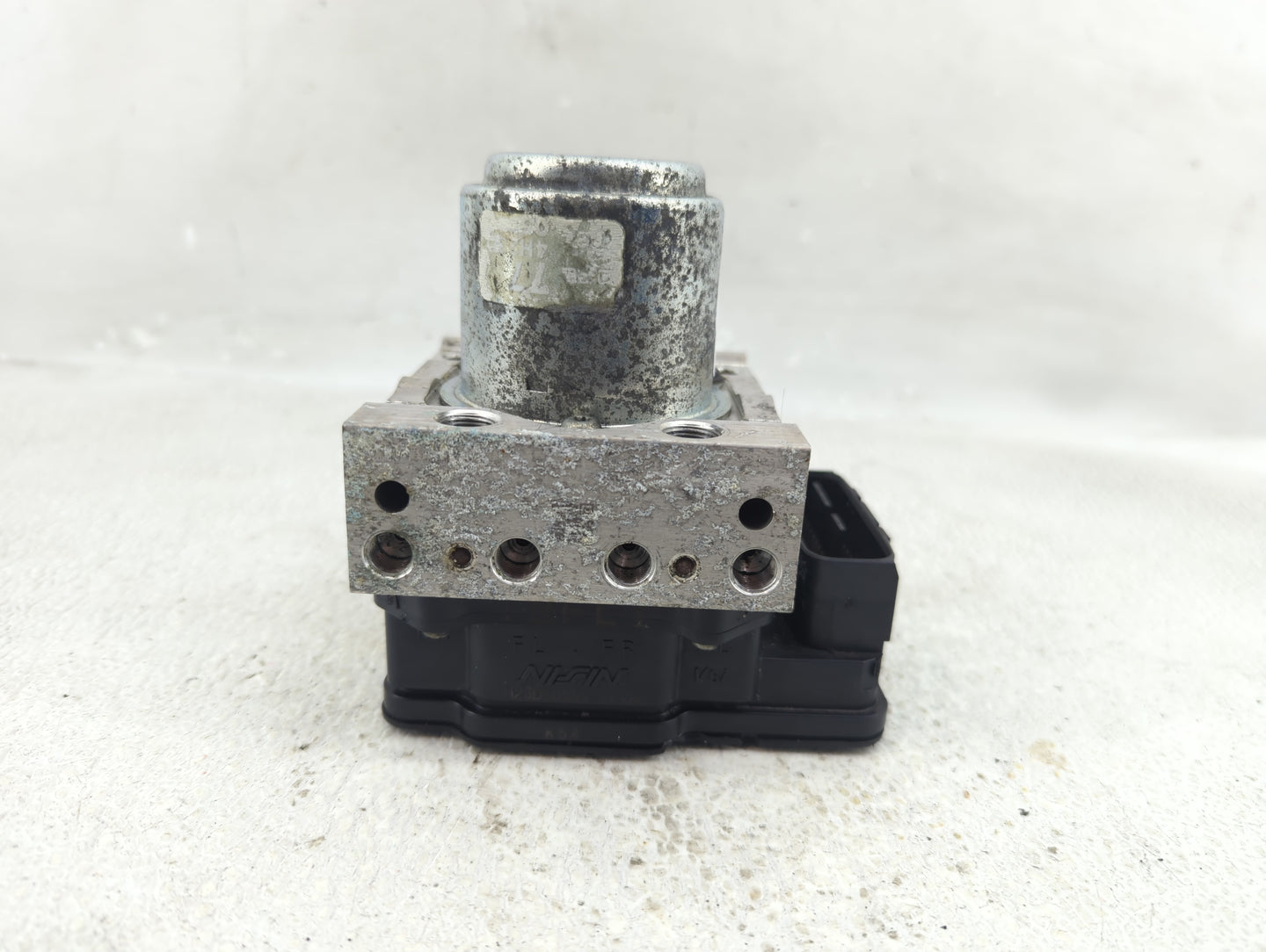 2012 Honda Crosstour ABS Pump Control Module Replacement P/N:57110-TY4-A01 Fits OEM Used Auto Parts - Oemusedautoparts1.com