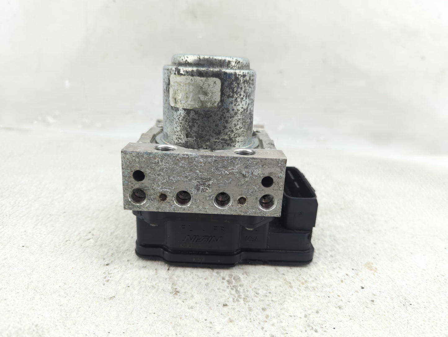 2012 Honda Crosstour ABS Pump Control Module Replacement P/N:57110-TY4-A01 Fits OEM Used Auto Parts - Oemusedautoparts1.com