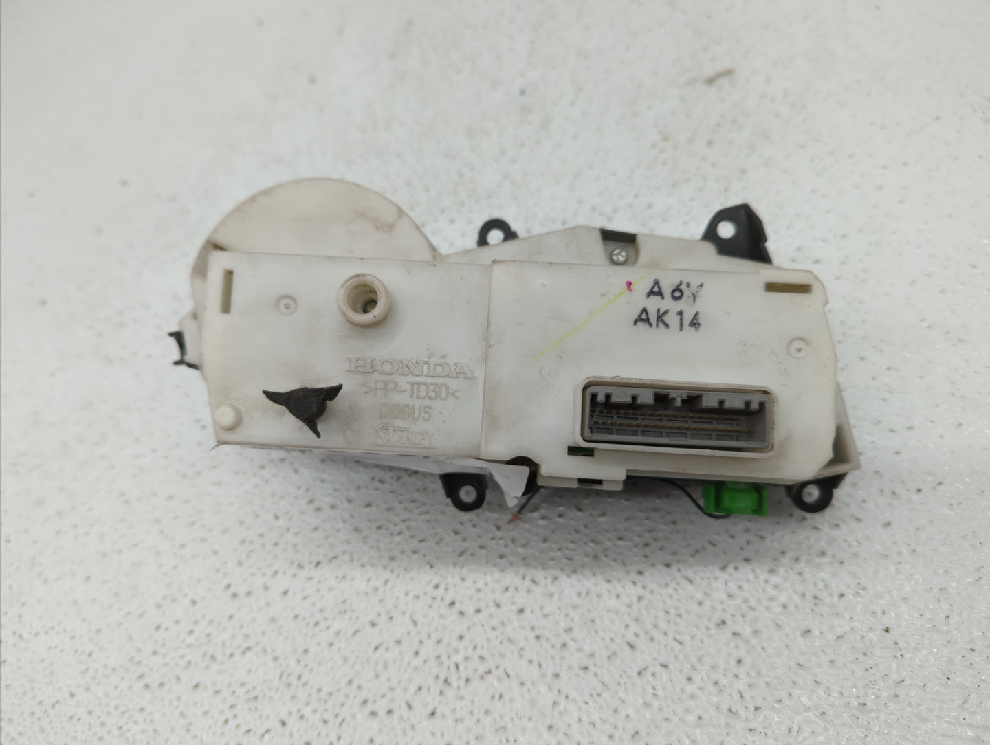 2012-2014 Honda Insight Climate Control Module Temperature AC/Heater Replacement P/N:DO9US Fits Fits 2012 2013 2014 OEM Used