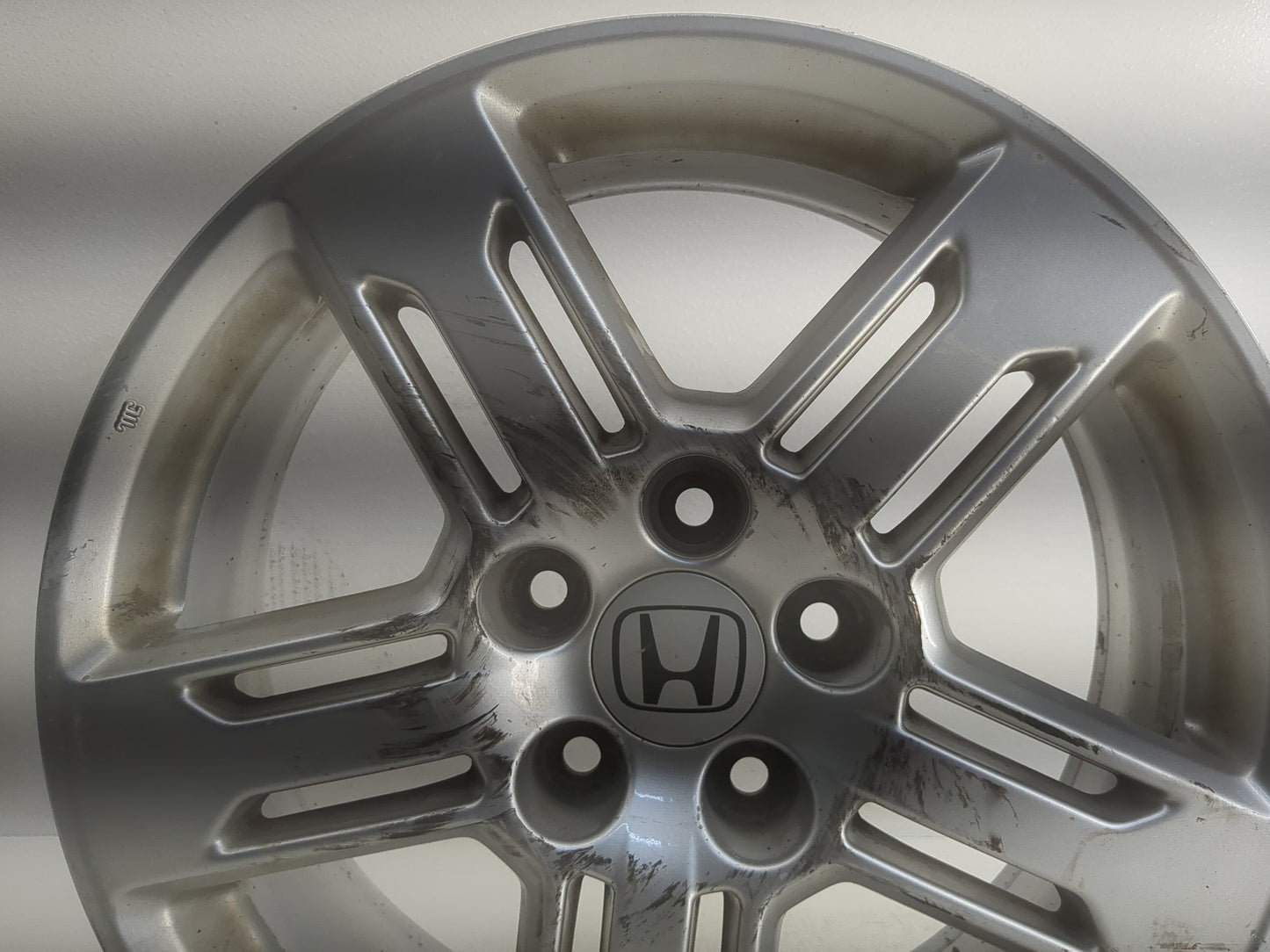 2011-2013 Honda Odyssey Oem Wheel Rim - Oemusedautoparts1.com