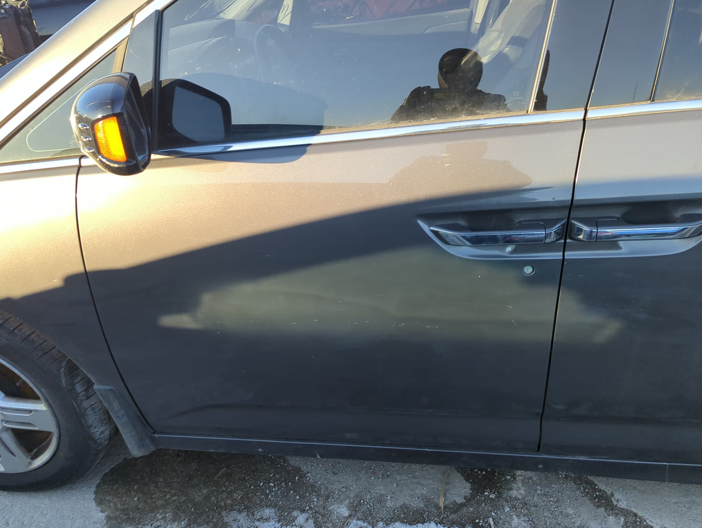2011-2012 Honda Odyssey Driver Front Door Oem 1306938 - Oemusedautoparts1.com