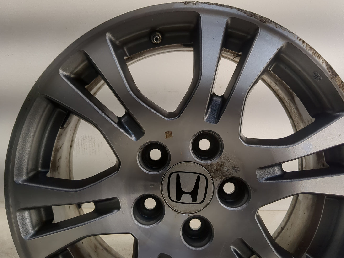 2011-2013 Honda Odyssey Oem Wheel Rim 1361813 - Oemusedautoparts1.com