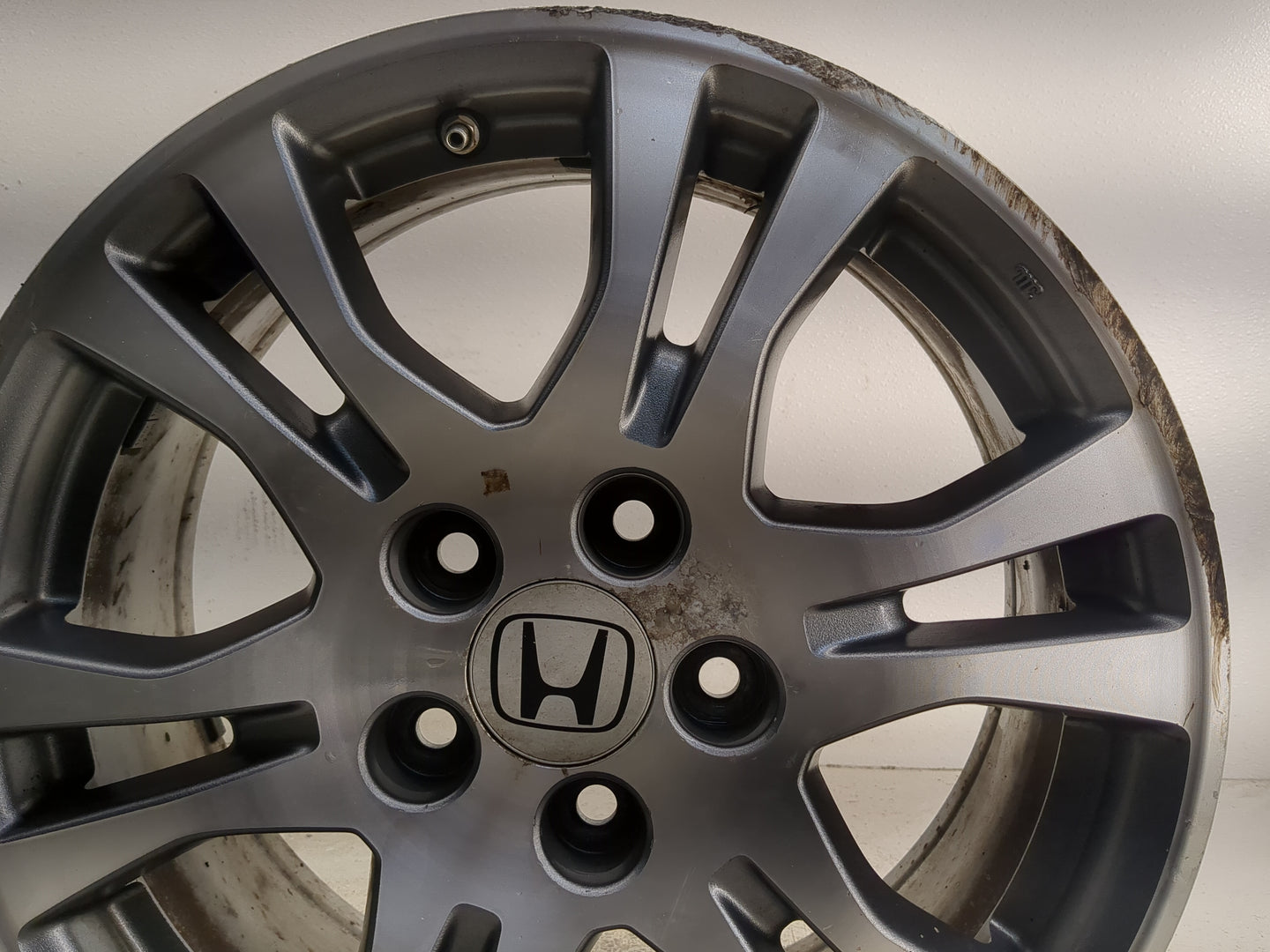 2011-2013 Honda Odyssey Oem Wheel Rim 1361813 - Oemusedautoparts1.com