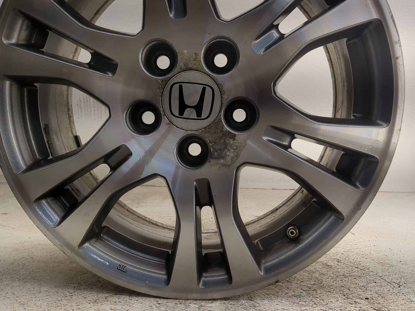 2011-2013 Honda Odyssey Oem Wheel Rim 1361814 - Oemusedautoparts1.com