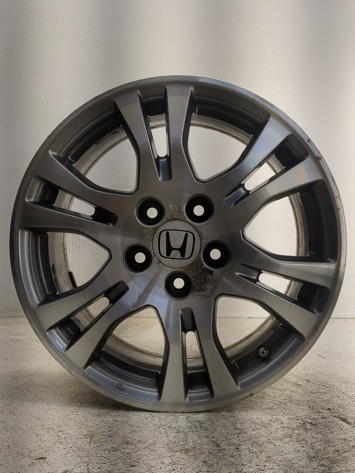2011-2013 Honda Odyssey Oem Wheel Rim 1361814 - Oemusedautoparts1.com