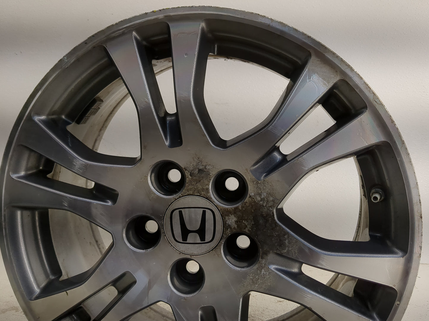 2011-2013 Honda Odyssey Oem Wheel Rim 1361815 - Oemusedautoparts1.com