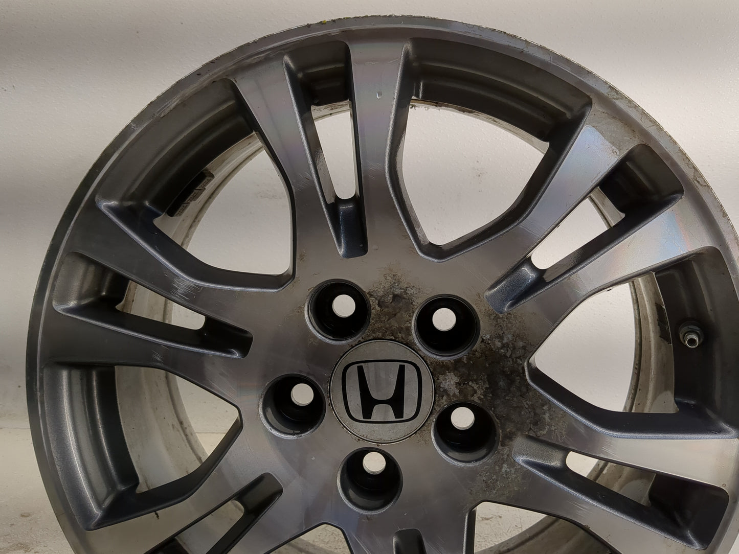 2011-2013 Honda Odyssey Oem Wheel Rim 1361815 - Oemusedautoparts1.com