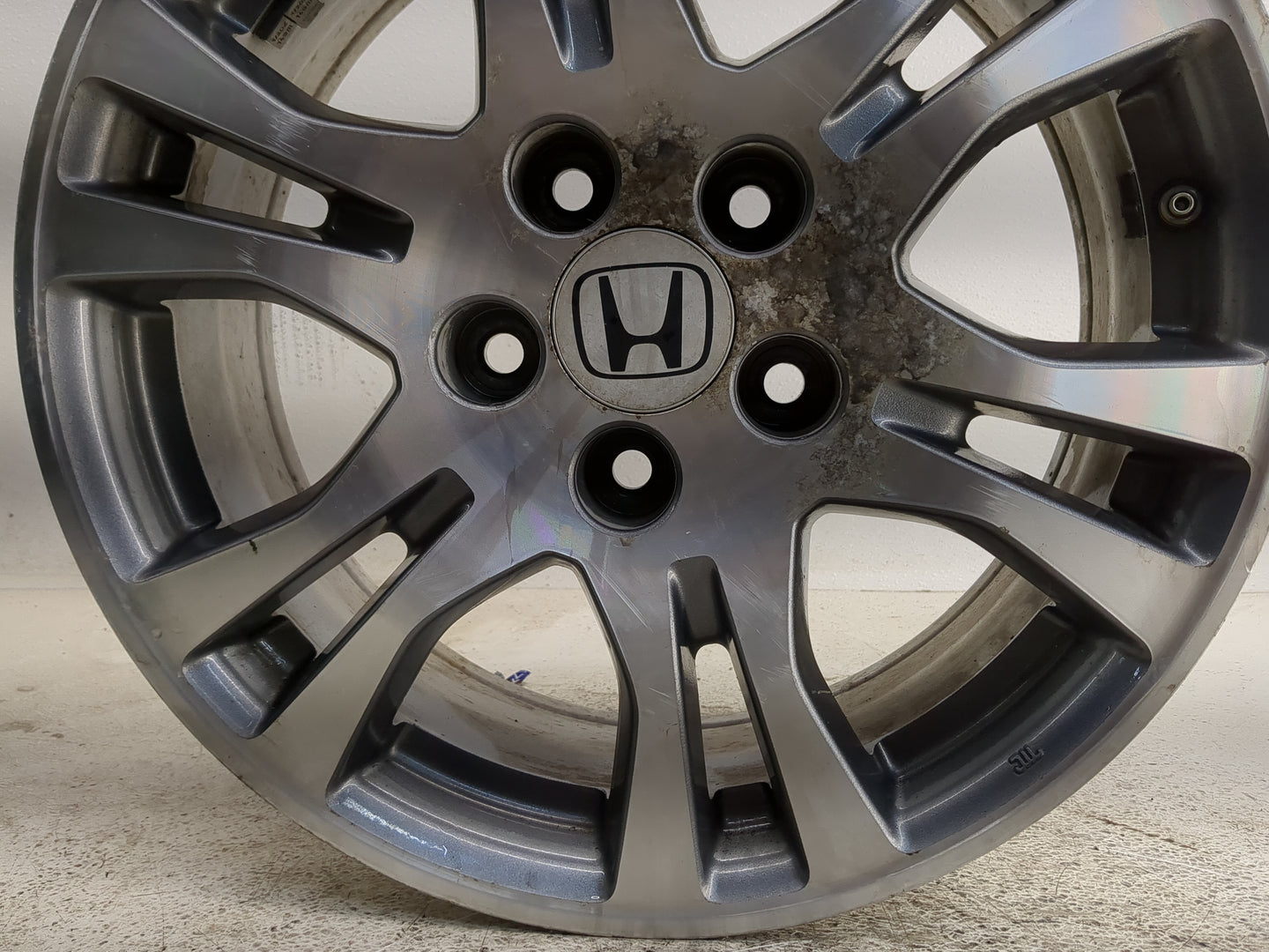 2011-2013 Honda Odyssey Oem Wheel Rim 1361815 - Oemusedautoparts1.com