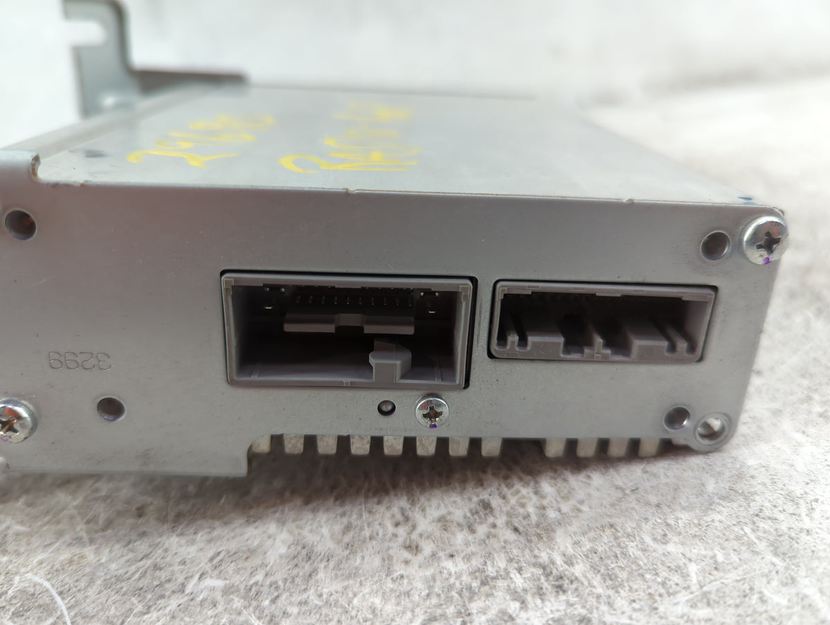 2011-2013 Honda Odyssey Radio Speaker Amplifier - Oemusedautoparts1.com