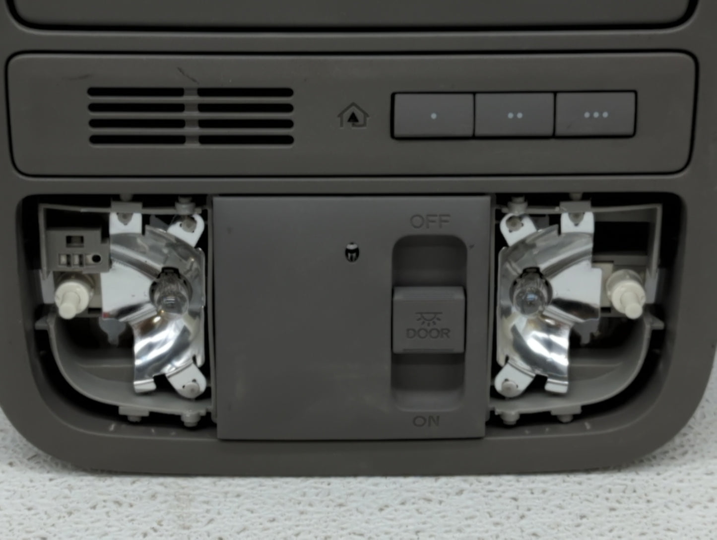 2012 Honda Odyssey Overhead Roof Console - Oemusedautoparts1.com
