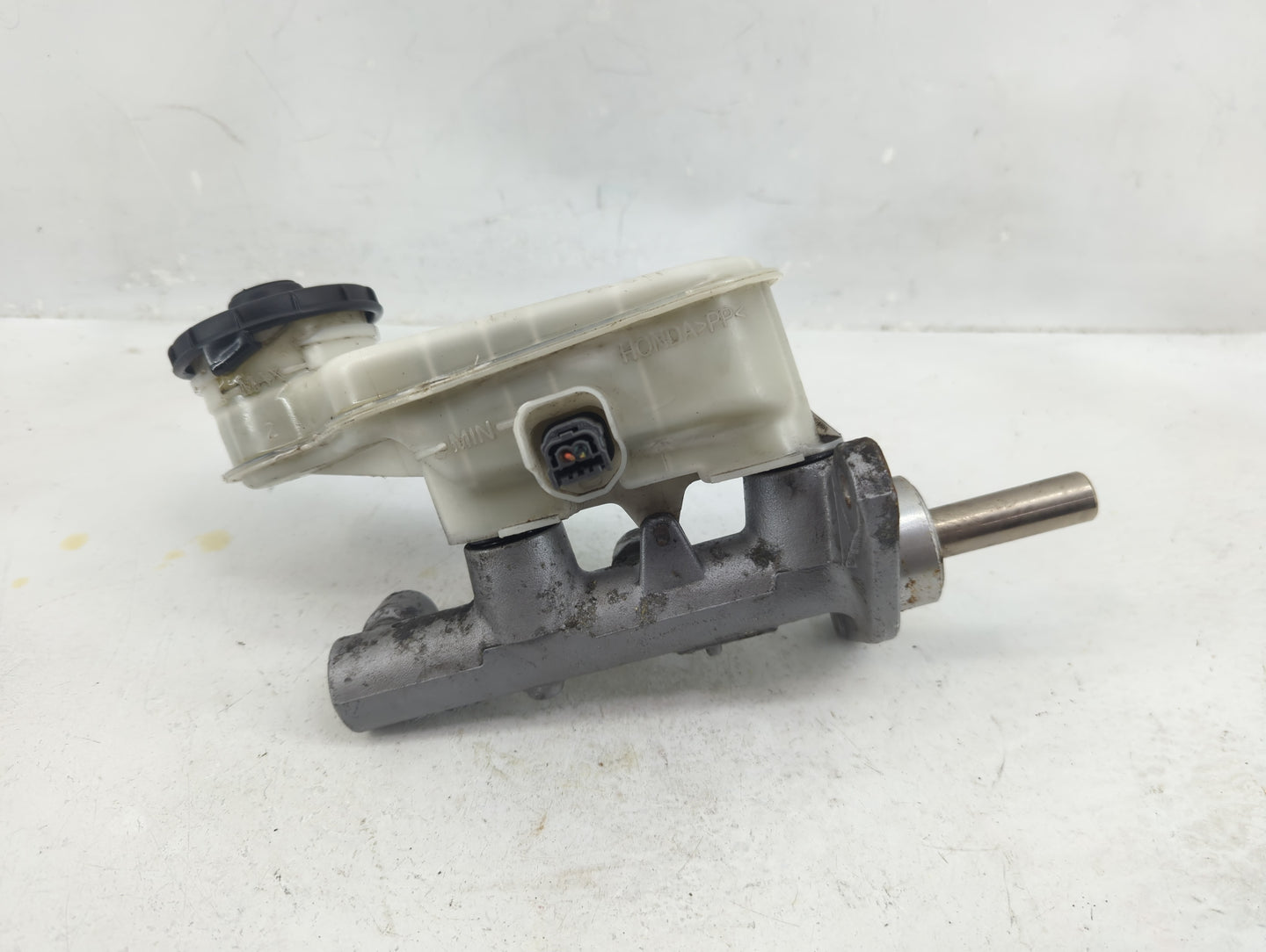 2009-2015 Honda Pilot Brake Master Cylinder - Oemusedautoparts1.com