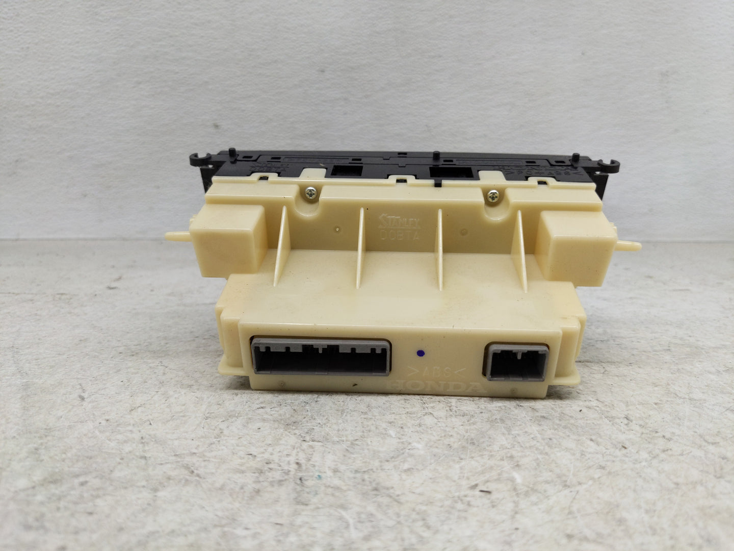 2012 Honda Pilot Climate Control Module Temperature AC/Heater Replacement P/N:79600SZAA010M1 Fits OEM Used Auto Parts - Oemu