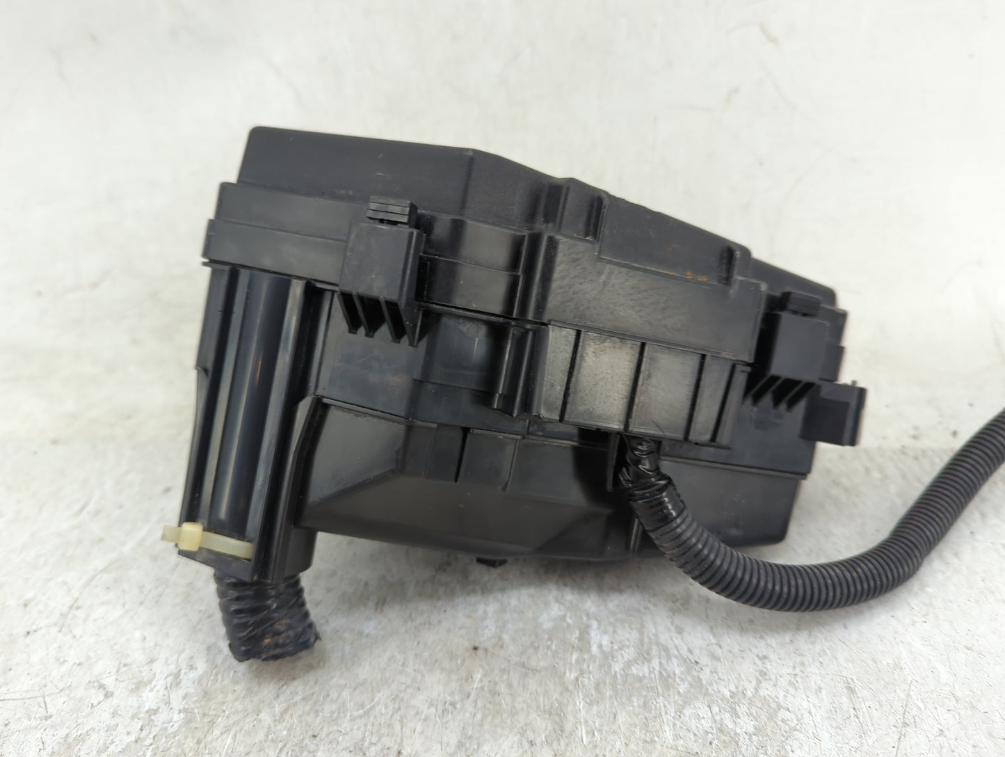 2012-2015 Honda Pilot Fusebox Fuse Box Panel Relay Module P/N:SZA-A521 Fits Fits 2012 2013 2014 2015 OEM Used Auto Parts - O