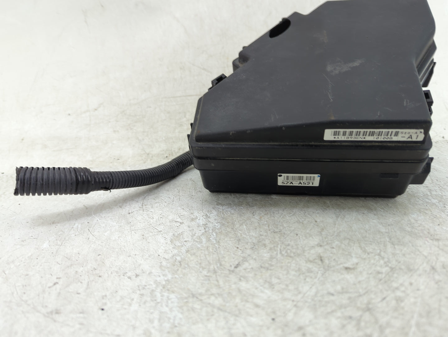 2012-2015 Honda Pilot Fusebox Fuse Box Panel Relay Module P/N:SZA-A521 Fits Fits 2012 2013 2014 2015 OEM Used Auto Parts - O