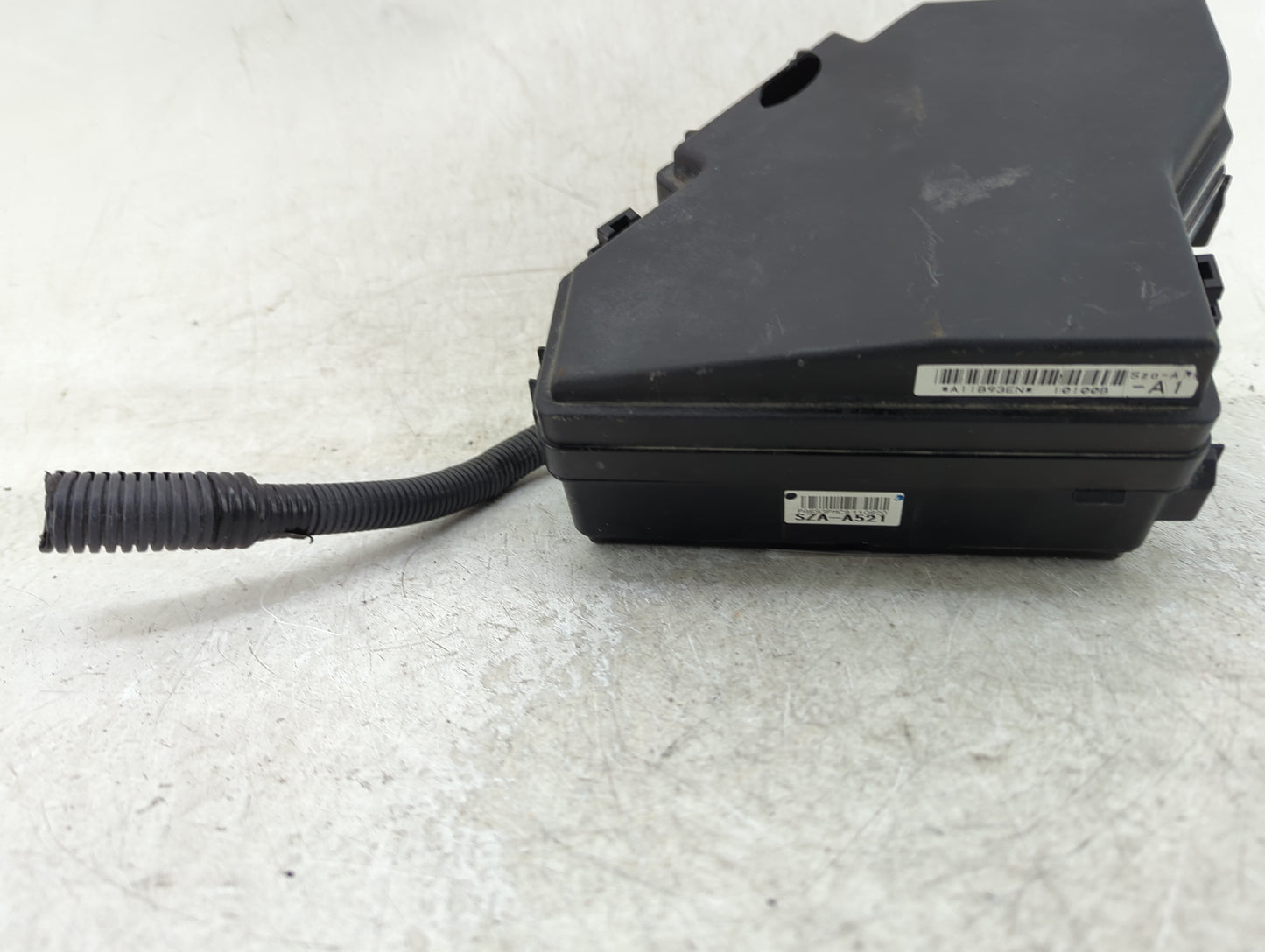 2012-2015 Honda Pilot Fusebox Fuse Box Panel Relay Module P/N:SZA-A521 Fits Fits 2012 2013 2014 2015 OEM Used Auto Parts - O