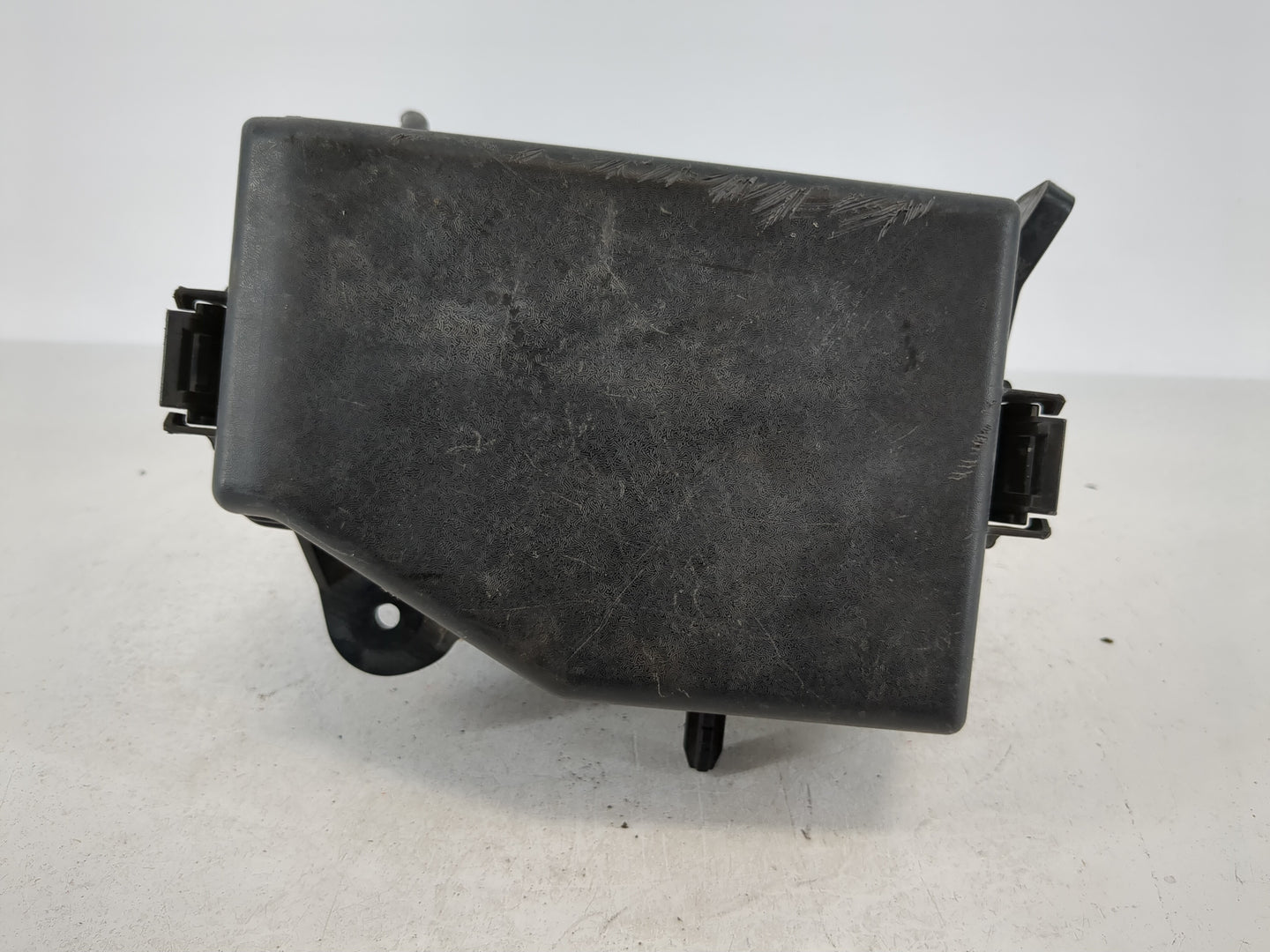 2012-2013 Hyundai Accent Fusebox Fuse Box Panel Relay Module P/N:912211R472 Fits Fits 2012 2013 OEM Used Auto Parts - Oemuse