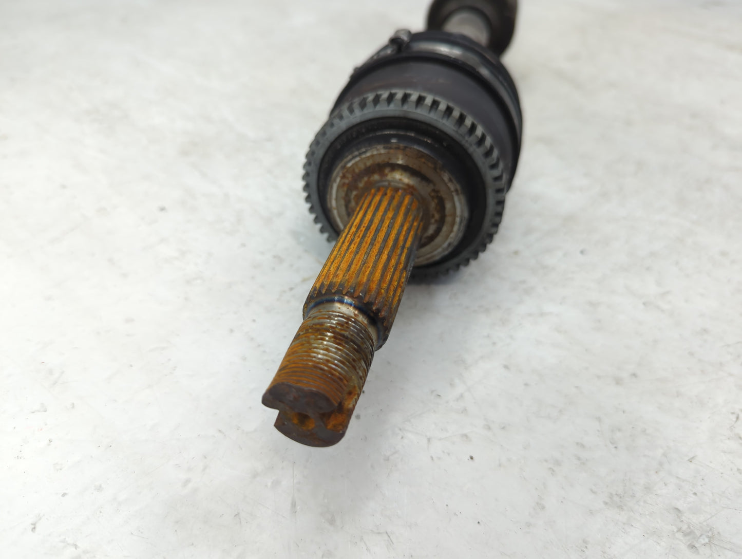 2012-2017 Hyundai Accent Axle Shaft Front Passenger Cv C/v - Oemusedautoparts1.com