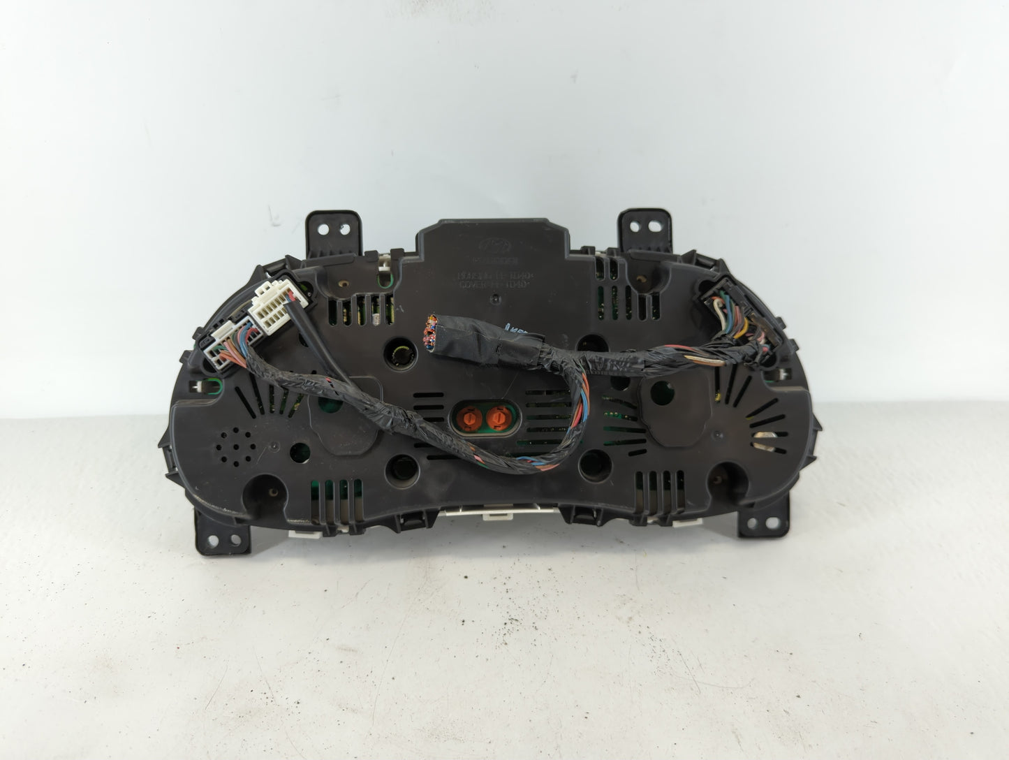 2012-2013 Hyundai Accent Instrument Cluster Speedometer Gauges P/N:94001-1R000 Fits Fits 2012 2013 OEM Used Auto Parts - Oem