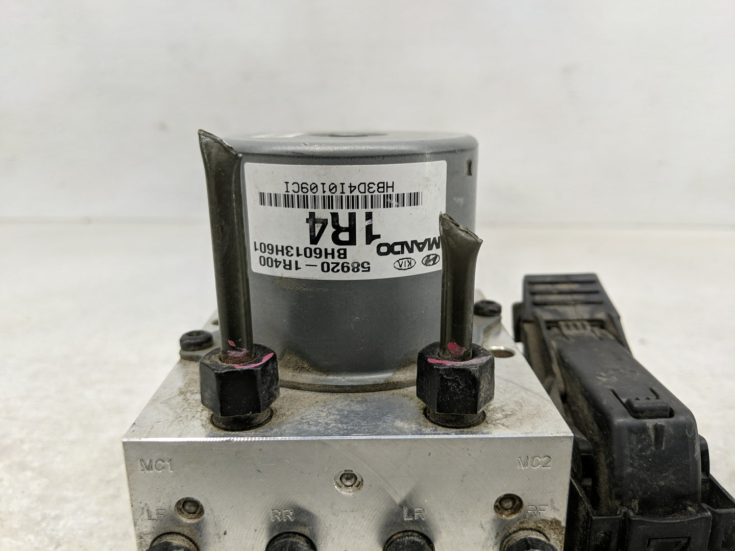 2012-2013 Hyundai Accent ABS Pump Control Module Replacement P/N:58920-1R400 Fits Fits 2012 2013 OEM Used Auto Parts - Oemus