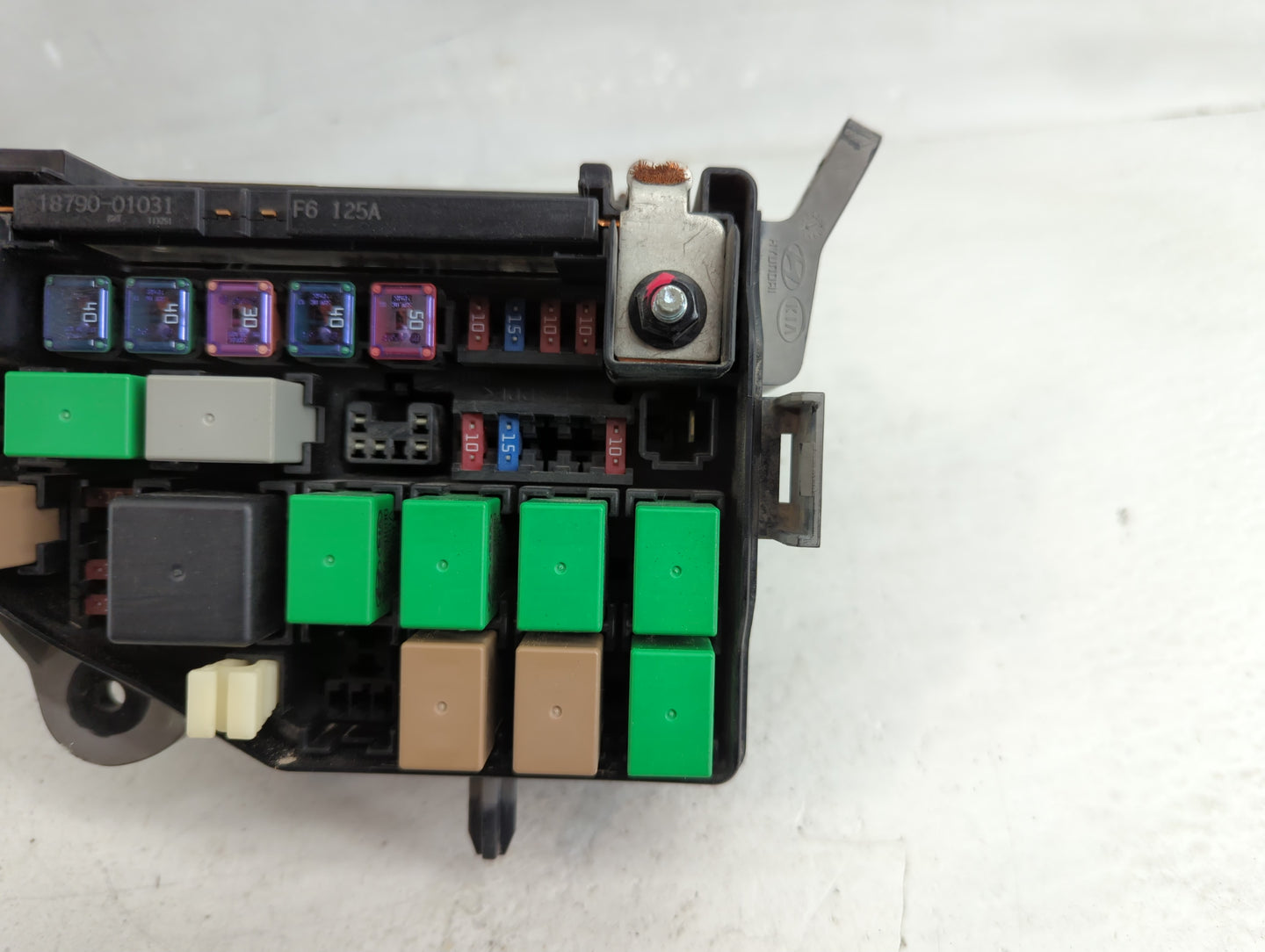 2012-2013 Hyundai Accent Fusebox Fuse Box Panel Relay Module P/N:912211R472 Fits Fits 2012 2013 OEM Used Auto Parts - Oemuse