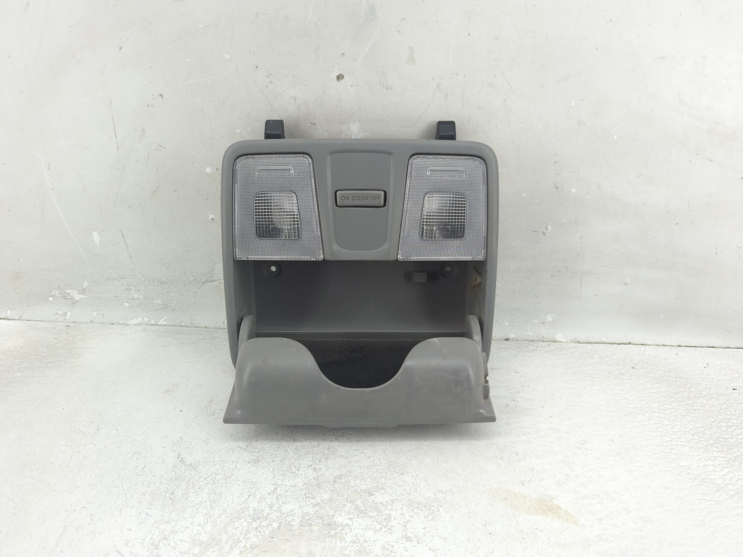 2012-2017 Hyundai Accent Overhead Roof Console 1321947 - Oemusedautoparts1.com