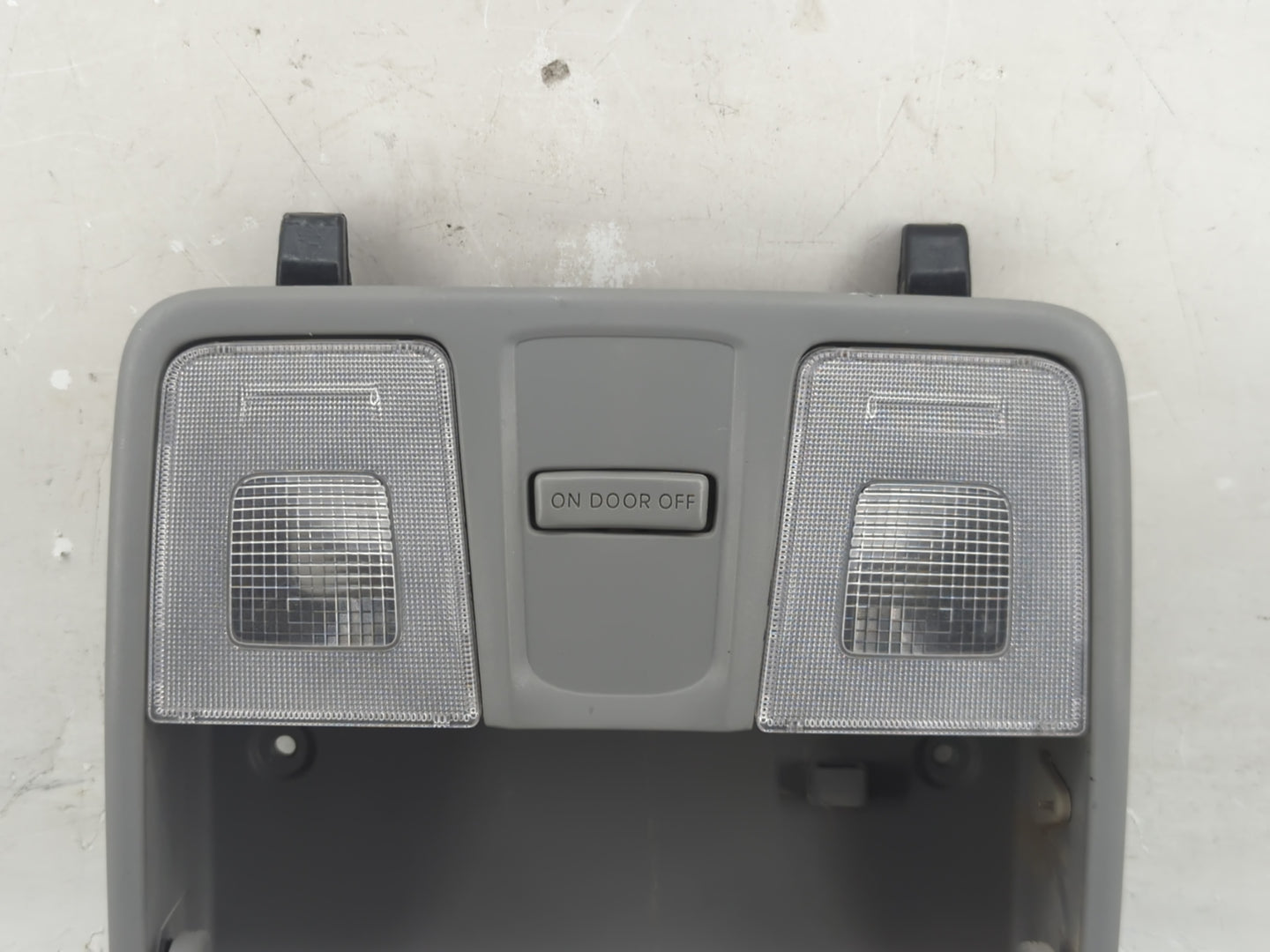 2012-2017 Hyundai Accent Overhead Roof Console 1321947 - Oemusedautoparts1.com