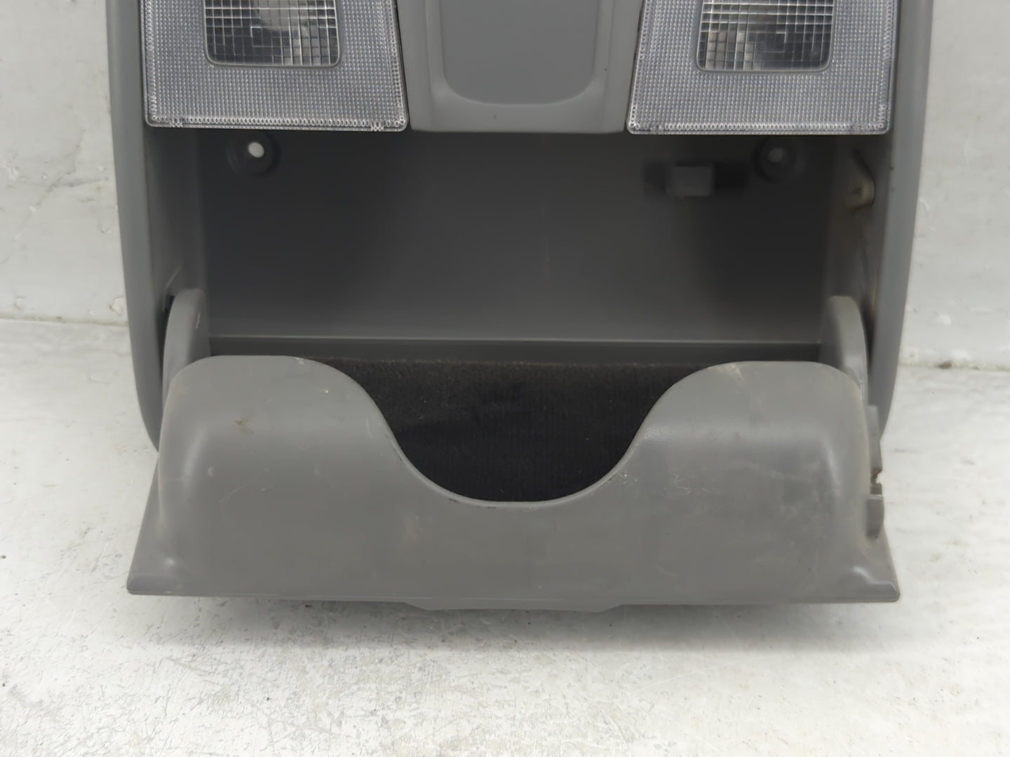 2012-2017 Hyundai Accent Overhead Roof Console 1321947 - Oemusedautoparts1.com