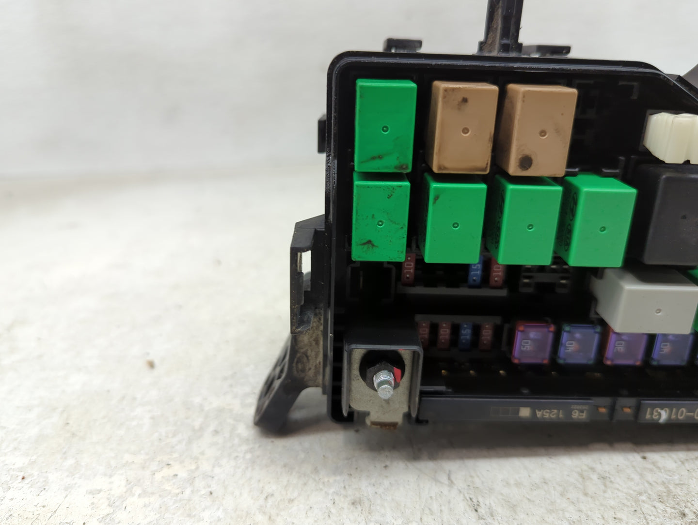 2012-2013 Hyundai Accent Fusebox Fuse Box Panel Relay Module P/N:912211R713 12302-072 Fits Fits 2012 2013 OEM Used Auto Part