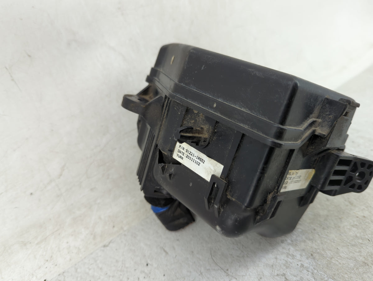 2012-2013 Hyundai Accent Fusebox Fuse Box Panel Relay Module P/N:91221-1R652 Fits Fits 2012 2013 OEM Used Auto Parts - Oemus