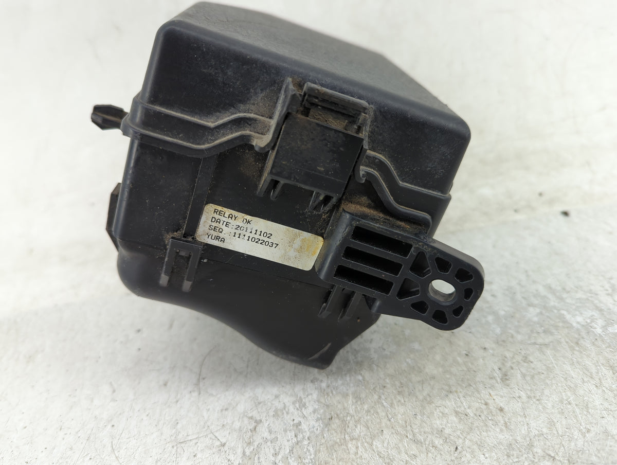 2012-2013 Hyundai Accent Fusebox Fuse Box Panel Relay Module P/N:91221-1R652 Fits Fits 2012 2013 OEM Used Auto Parts - Oemus