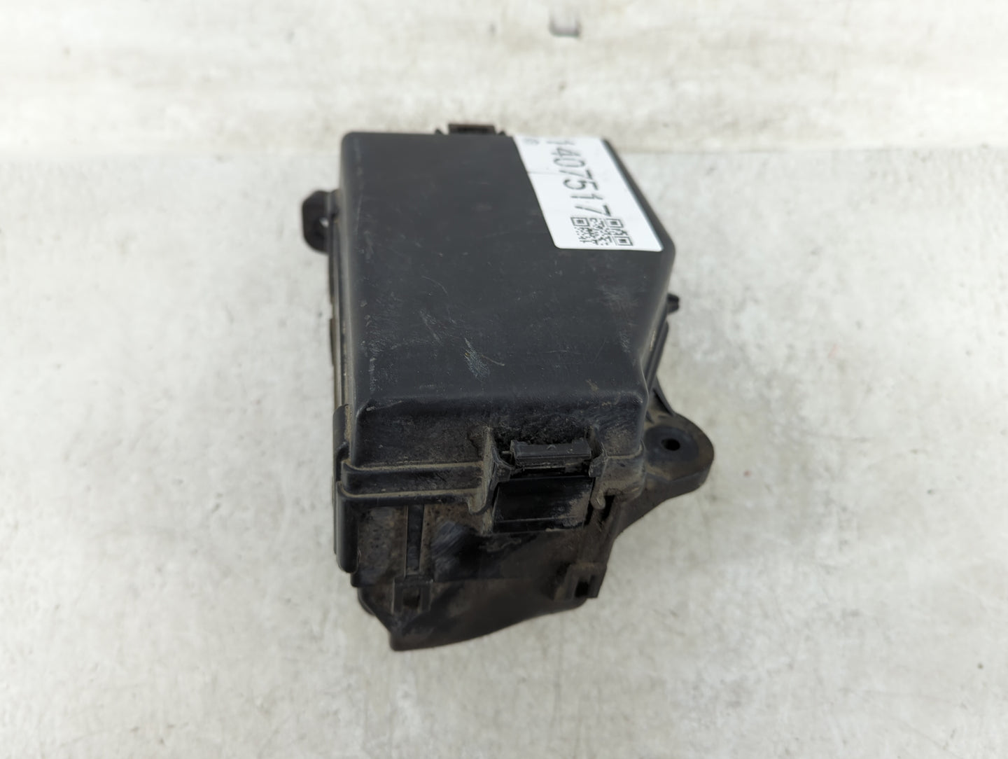 2012-2013 Hyundai Accent Fusebox Fuse Box Panel Relay Module P/N:91221-1R702 Fits Fits 2012 2013 OEM Used Auto Parts - Oemus