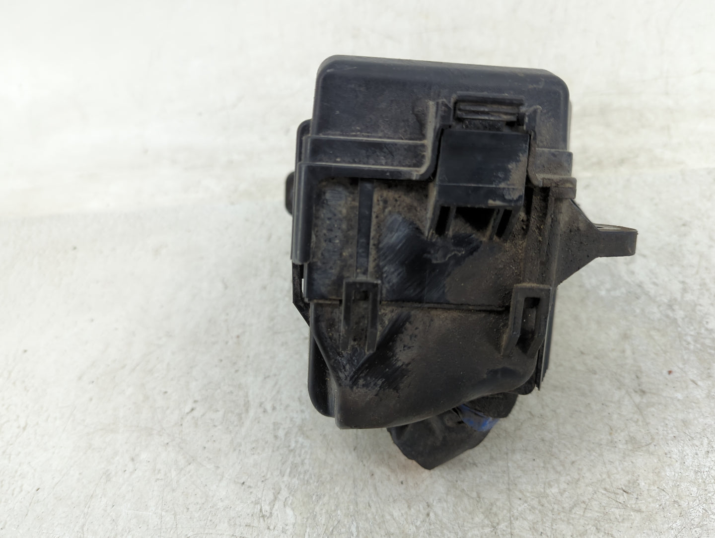 2012-2013 Hyundai Accent Fusebox Fuse Box Panel Relay Module P/N:91221-1R702 Fits Fits 2012 2013 OEM Used Auto Parts - Oemus