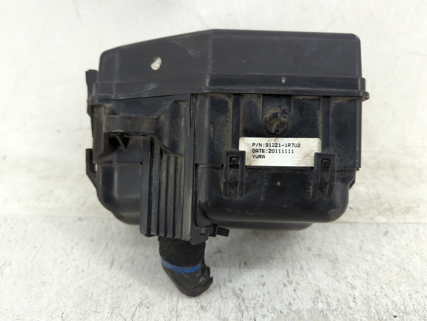 2012-2013 Hyundai Accent Fusebox Fuse Box Panel Relay Module P/N:91221-1R702 Fits Fits 2012 2013 OEM Used Auto Parts - Oemus