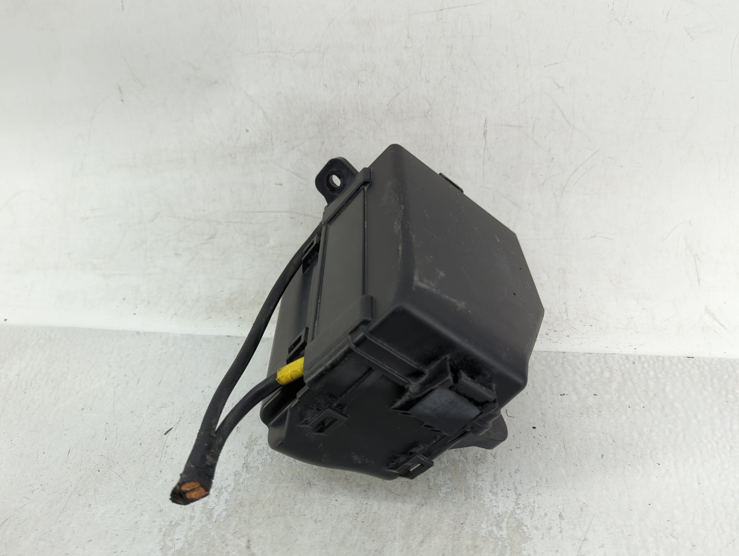 2012-2013 Hyundai Accent Fusebox Fuse Box Panel Relay Module P/N:91221-1R712 Fits Fits 2012 2013 OEM Used Auto Parts - Oemus