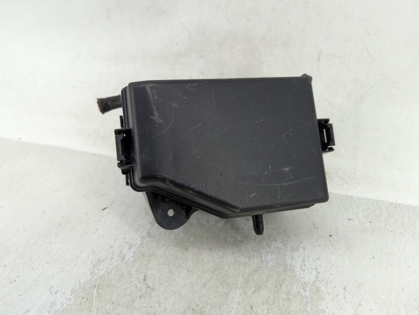 2012-2013 Hyundai Accent Fusebox Fuse Box Panel Relay Module P/N:91221-1R712 Fits Fits 2012 2013 OEM Used Auto Parts - Oemus