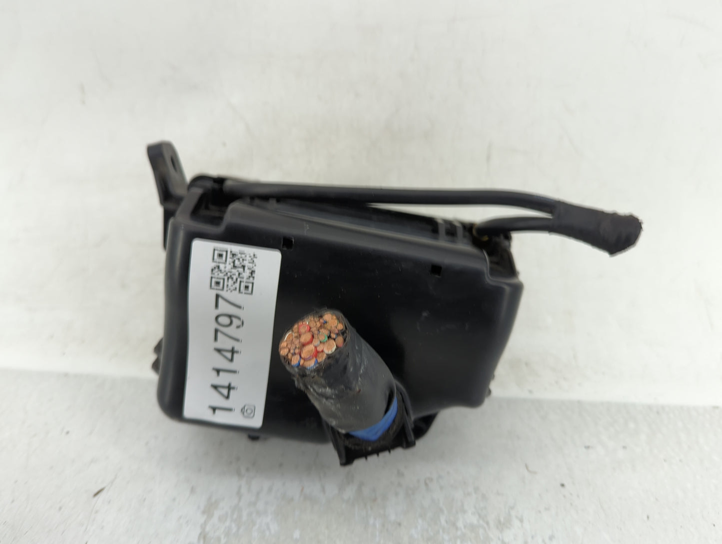 2012-2013 Hyundai Accent Fusebox Fuse Box Panel Relay Module P/N:91221-1R712 Fits Fits 2012 2013 OEM Used Auto Parts - Oemus