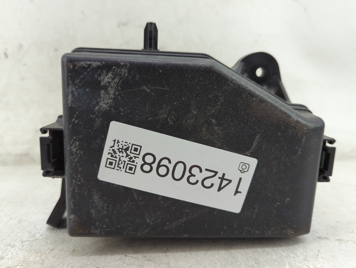 2012-2013 Hyundai Accent Fusebox Fuse Box Panel Relay Module P/N:912211R533 Fits Fits 2012 2013 OEM Used Auto Parts - Oemuse