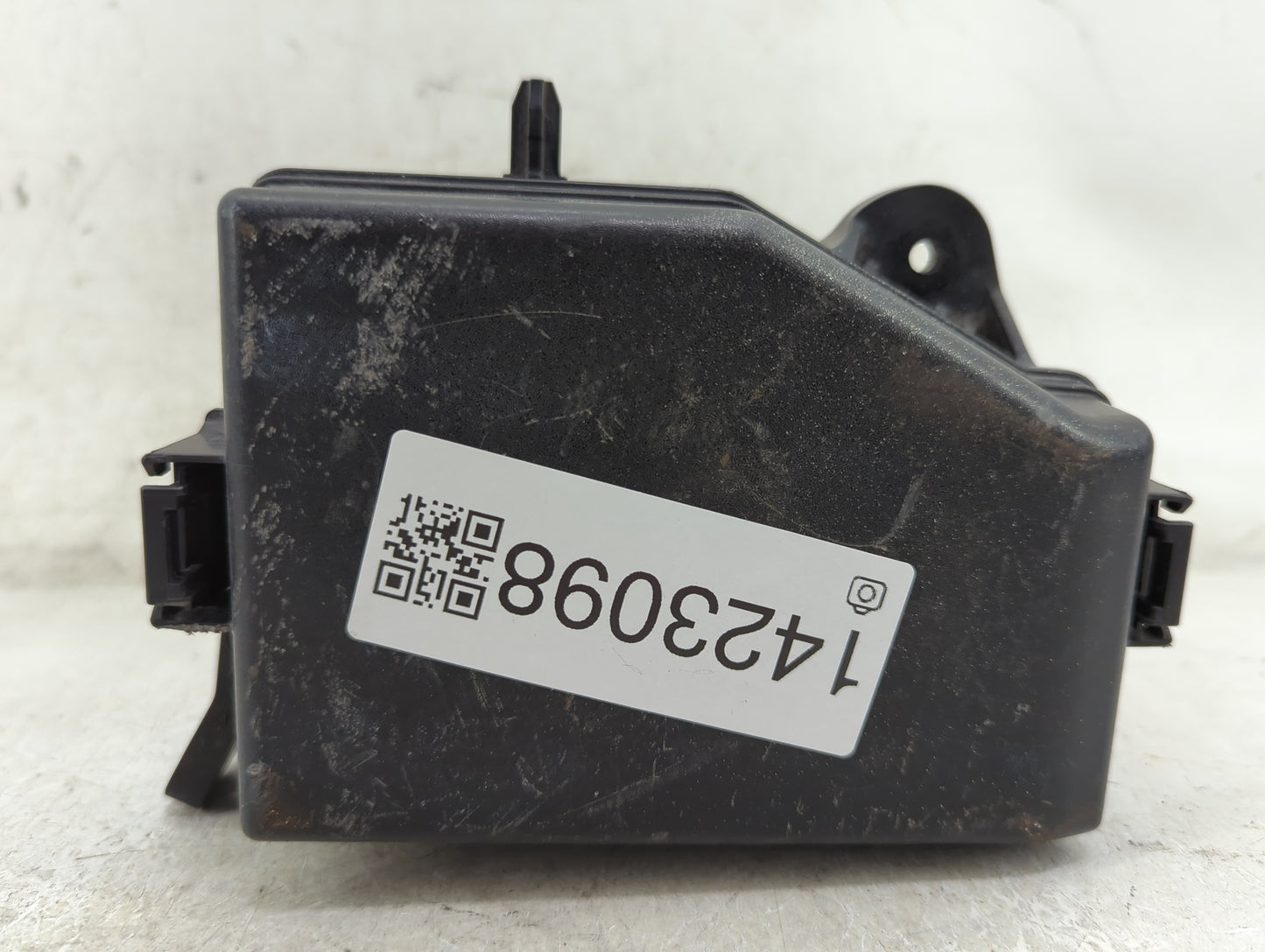 2012-2013 Hyundai Accent Fusebox Fuse Box Panel Relay Module P/N:912211R533 Fits Fits 2012 2013 OEM Used Auto Parts - Oemuse