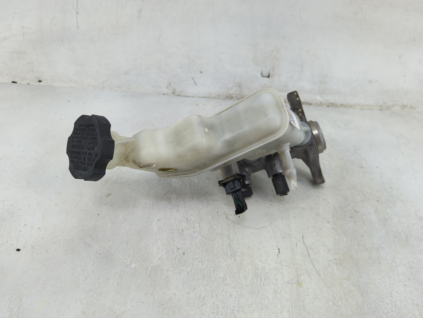 2012-2017 Hyundai Accent Brake Master Cylinder 1490518 - Oemusedautoparts1.com