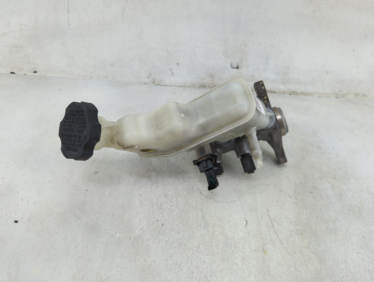 2012-2017 Hyundai Accent Brake Master Cylinder 1490518 - Oemusedautoparts1.com