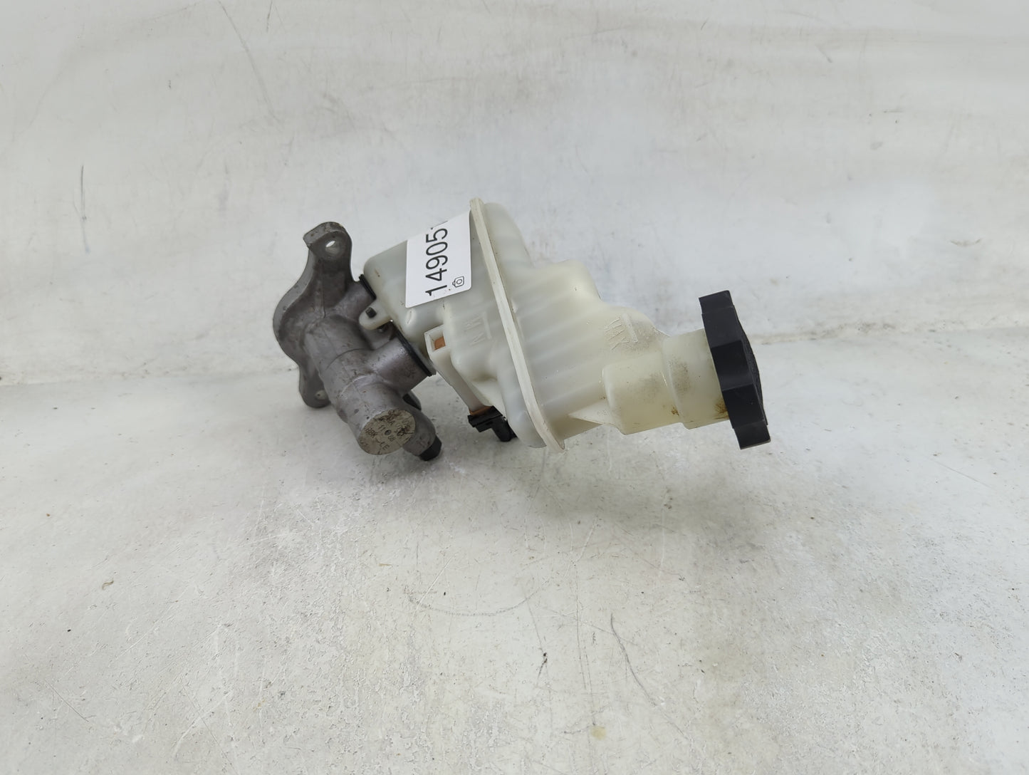 2012-2017 Hyundai Accent Brake Master Cylinder 1490518 - Oemusedautoparts1.com
