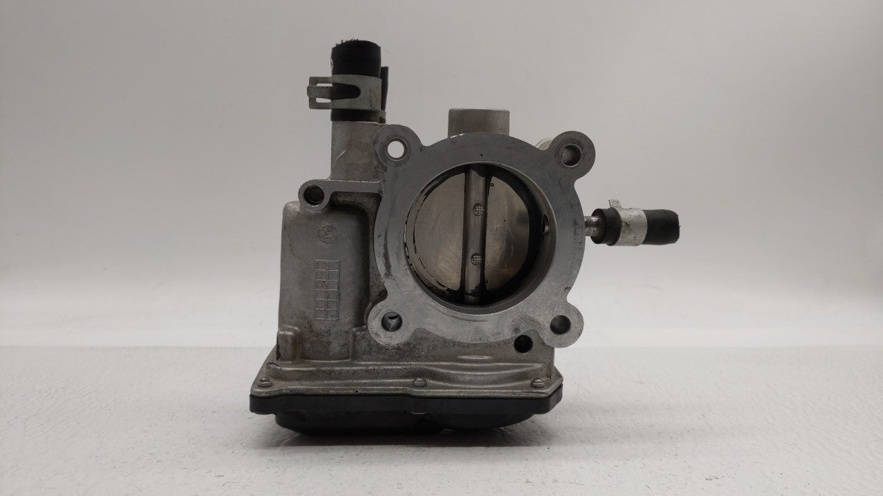 2012-2019 Hyundai Accent Throttle Body P/N:35100-2B300 Fits Fits 2012 2013 2014 2015 2016 2017 2018 2019 OEM Used Auto Parts